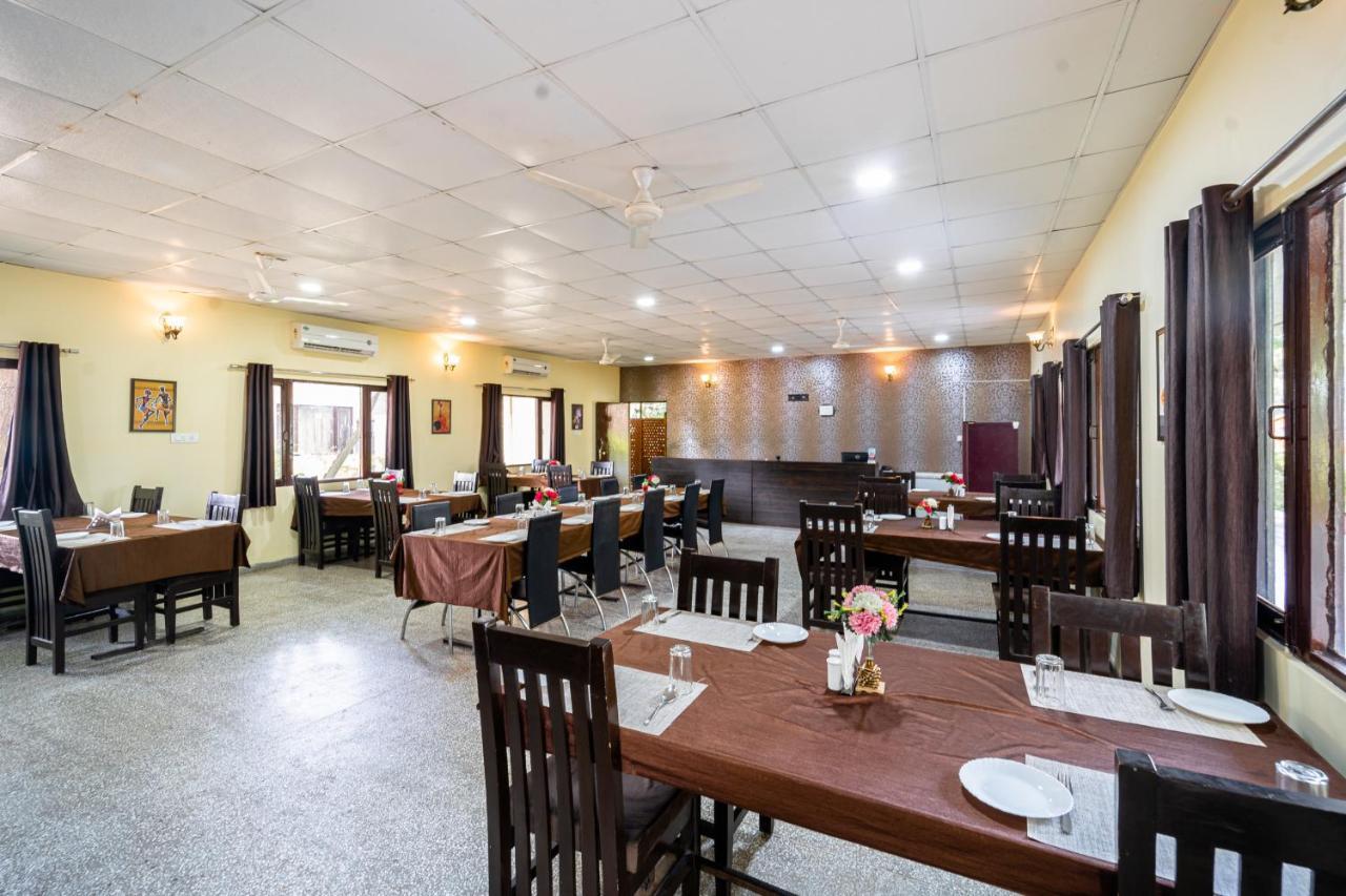 Narmada Hills Resort Godarpura Εξωτερικό φωτογραφία